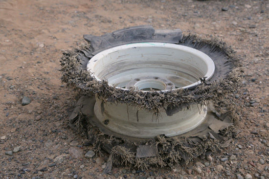 完賽后慘不忍睹的輪胎