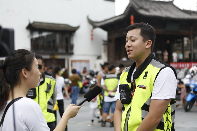 點(diǎn)擊瀏覽下一頁