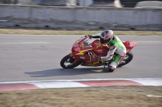 何智鋒排位賽第二。