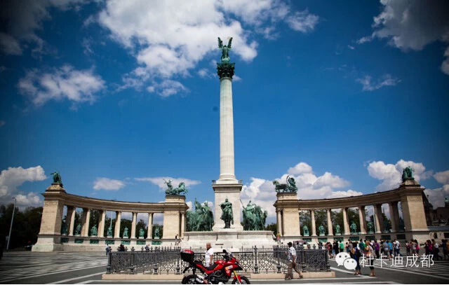 點擊瀏覽下一頁