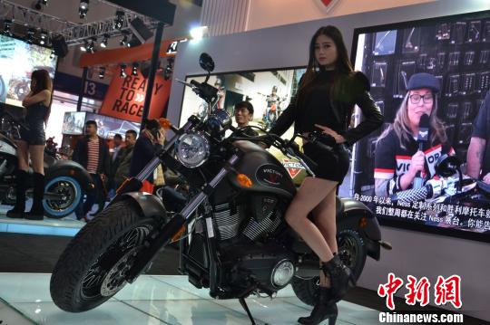 圖為摩博會現(xiàn)場車模。鄭杰卓　攝