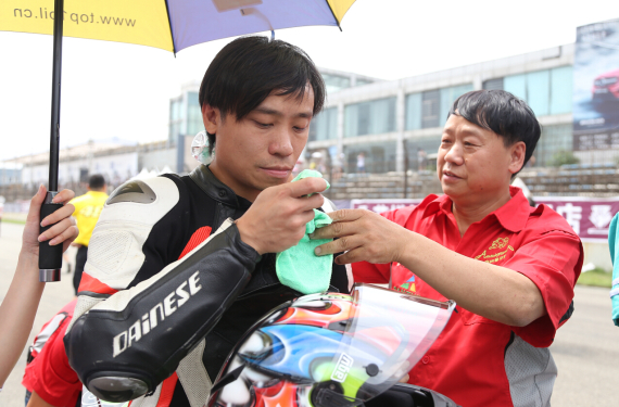 曼島TT車手轉(zhuǎn)戰(zhàn)國內(nèi) 安納普爾那車隊(duì)告捷