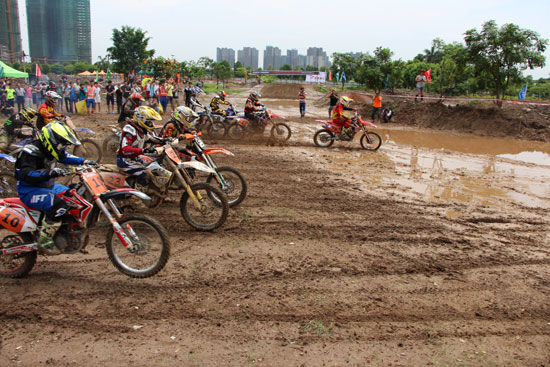 2015華南地區(qū)摩托車(chē)越野追逐賽北滘烽煙再起 