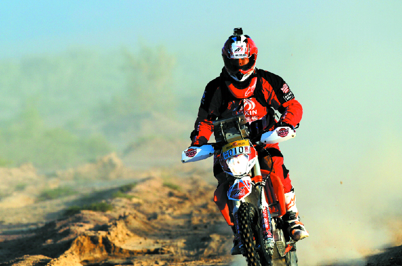 新疆北新路橋摩托拉力車隊周田首賽段發(fā)揮出色。