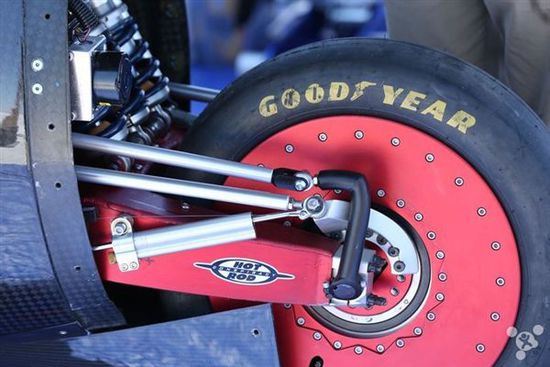 喪心病狂！火箭摩托車沖擊644公里時速