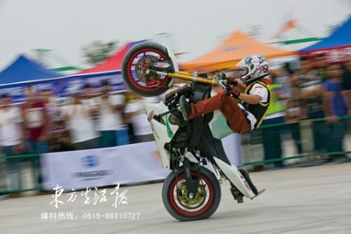 2015第二屆全國摩托車特技大賽在鹽舉行