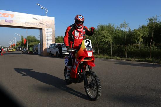 中國(guó)大越野金城車隊(duì)穩(wěn)扎穩(wěn)打