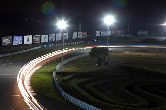 天馬4小時(shí)耐力賽夜賽畫(huà)面美輪美奐