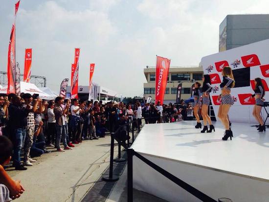 天馬論駕外場十分熱鬧