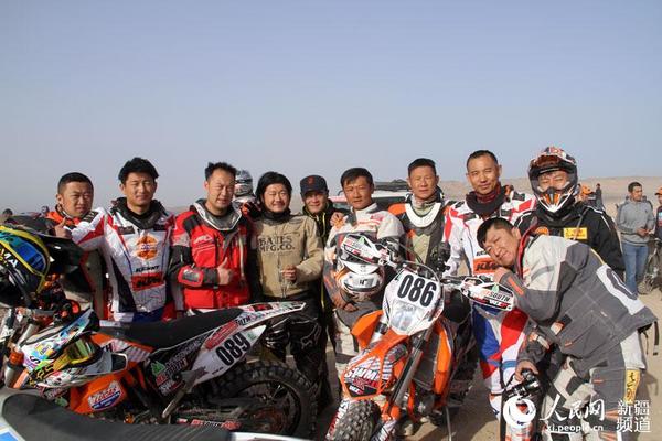 八鋼亞翔車隊隊員。王濤 攝