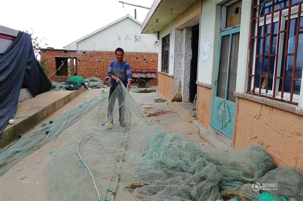 小學(xué)文化漁民發(fā)明新型載具：兩棲三輪摩托