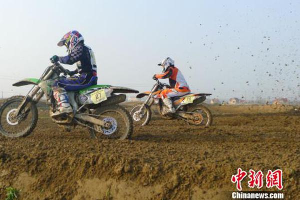 圖為比賽現(xiàn)場?！⌒旖B輝　攝