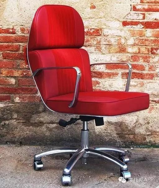 經(jīng)典摩托車Vespa變身辦公椅