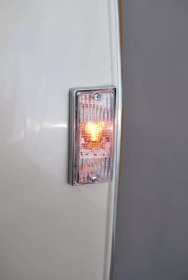 經(jīng)典摩托車Vespa變身辦公椅