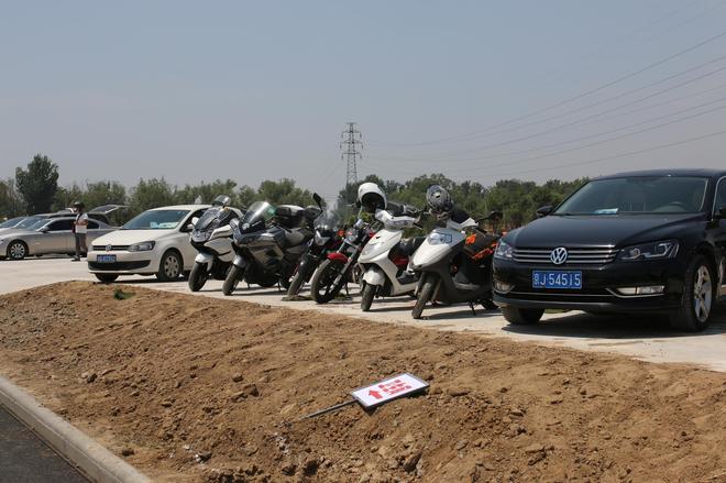 來(lái)觀戰(zhàn)的車友4