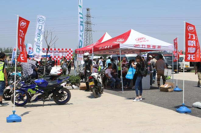 富倫車行試駕展位