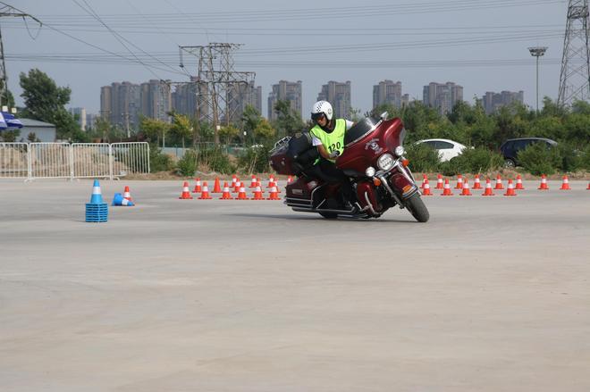 只有2臺(tái)哈雷參戰(zhàn)