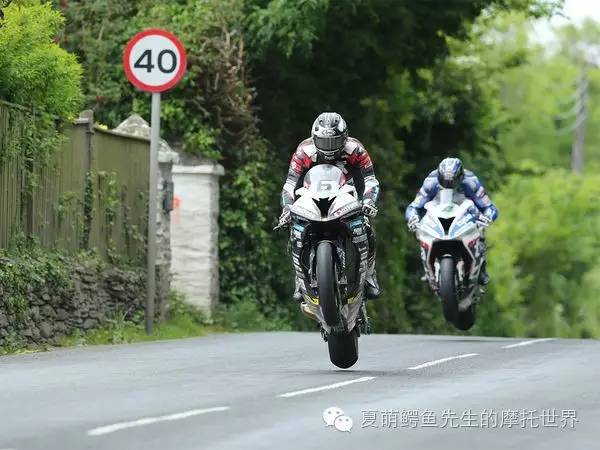 曼島TT，120萬RC213V-S跑不過12萬CBR1000RR的地方