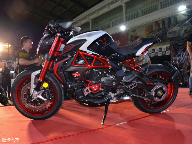 奧古斯塔;dragster RR LH44;漢密爾頓;摩托車;限量版;