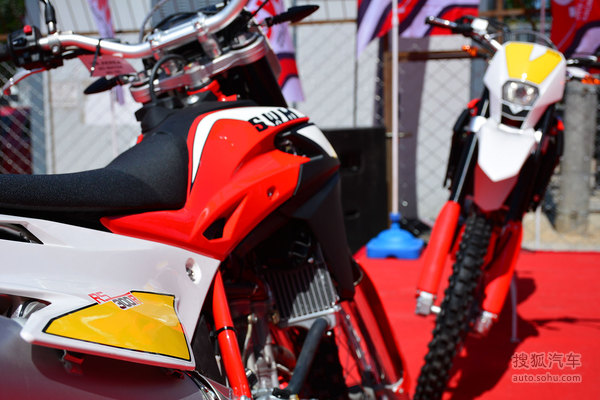 SWM越野摩托車上市組圖
