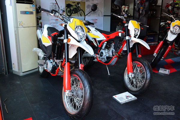 SWM越野摩托車上市組圖