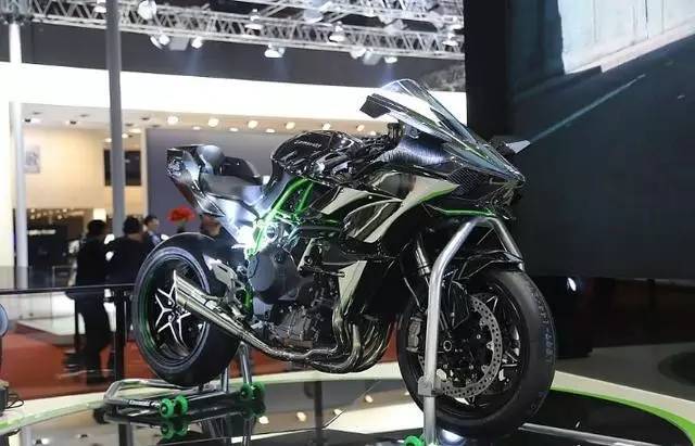 太震撼！世界上最大、最快摩托車，牛X到無(wú)法想象