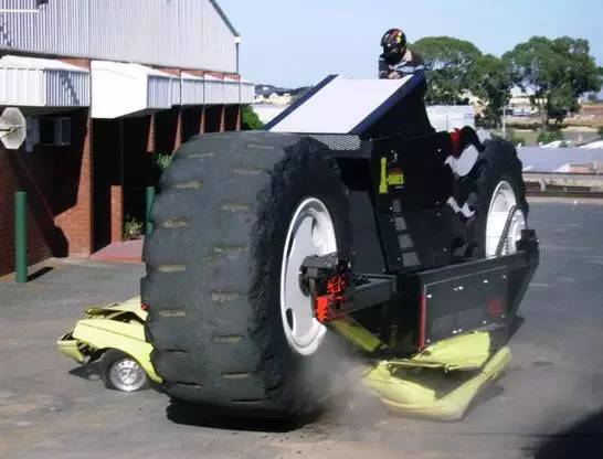 太震撼！世界上最大、最快摩托車，牛X到無(wú)法想象