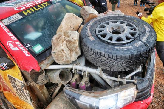 阿提亞的賽車遭遇事故