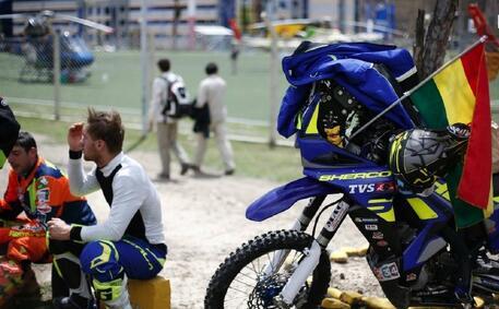 達(dá)喀爾拉力賽抵達(dá)世界最高首都 民眾熱情歡迎