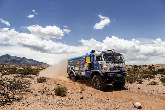 卡瑪茲車(chē)隊(duì)領(lǐng)跑卡車(chē)組