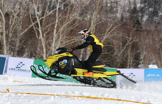 2017中國長(zhǎng)白山“長(zhǎng)春建工杯”雪地摩托越野錦標(biāo)賽鳴槍開賽