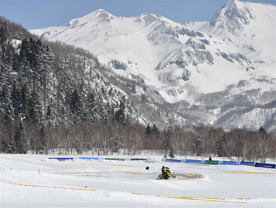 （體育）（1）吉林長白山舉行雪地摩托車賽