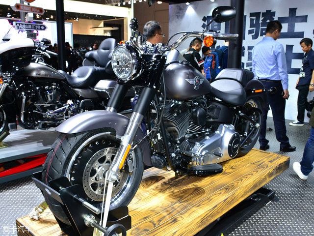 哈雷;摩托車;巡航;重機;V2摩托車