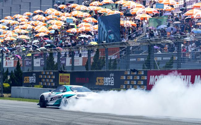 賽道英雄-飄硝煙四起