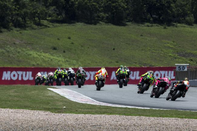 速度英雄600CC 第三回合比賽 群車過彎