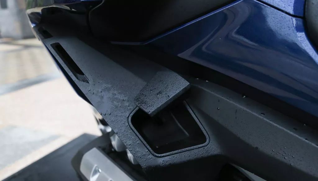 41.8萬(wàn)元起售！這臺(tái)本田摩托車能換一輛寶馬5系，你會(huì)考慮嗎？