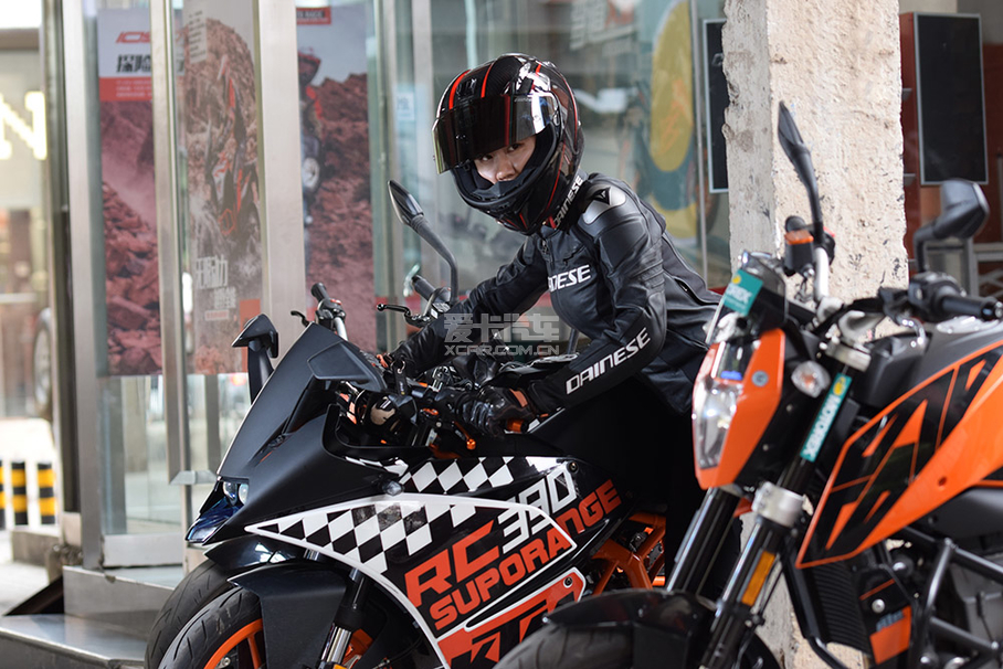 女摩頭;美女;機車美女;摩托日志;機車女;摩托車;KTM;RC