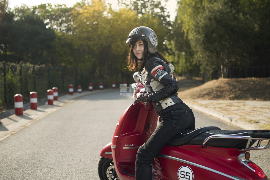 《X-摩托日志》晗芮與她的BMW F700GS;《X-摩托日志》;