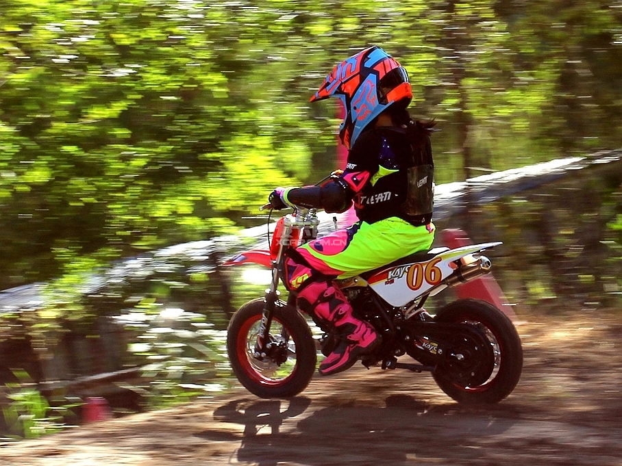 &ldquo;賽車寶&rdquo;杯兒童摩托車挑戰(zhàn)賽