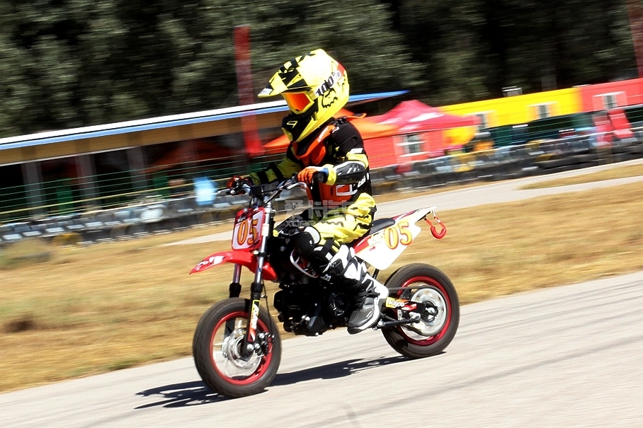 &ldquo;賽車寶&rdquo;杯兒童摩托車挑戰(zhàn)賽