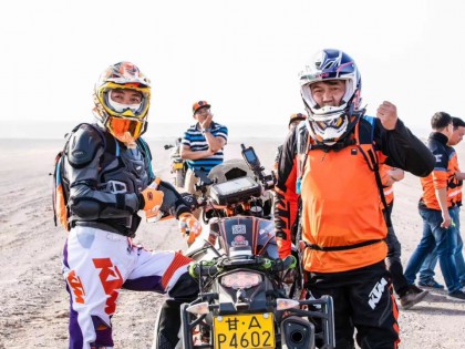 世界上本沒(méi)路，那就做個(gè)開(kāi)拓者！