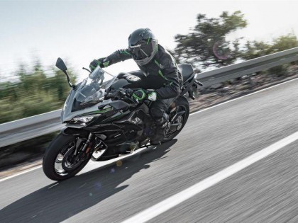 EICMA新款休旅摩托盤點(diǎn) 不愛拉力愛摩旅的不二之選