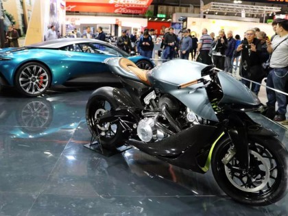 搭載增壓V2機(jī)器，阿斯頓.馬丁 AMB001 摩托亮相