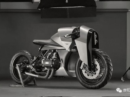 “刺龍畫(huà)虎”的爆改大金翼上路，看著比超跑還“兇”！