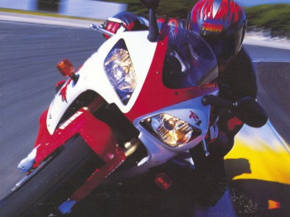 叱咤江湖二十一年——雅馬哈YZF-R1史話！