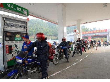 春運開始了，摩托大軍將出現(xiàn)！坐火車方便，農(nóng)民工為何要騎車回家