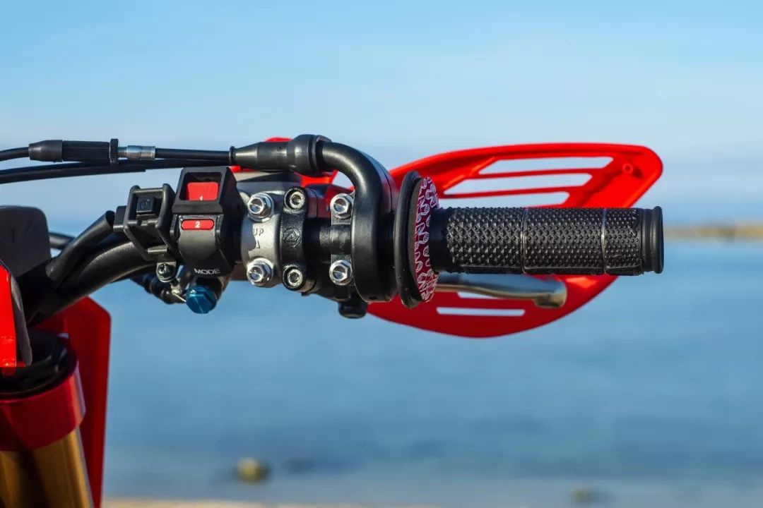 點(diǎn)擊進(jìn)入看圖評(píng)論