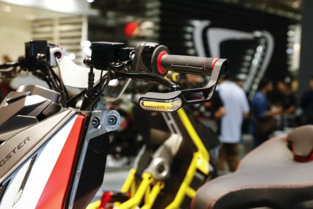 點擊進入看圖評論