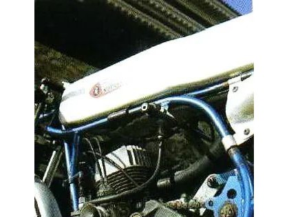 Suzuki 賽場輝煌的起點(diǎn)：1962' RM62 賽車