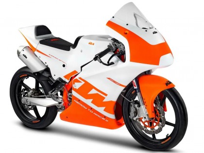 特寫：KTM RC4R 入門級(jí)公路專用賽車
